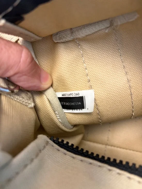 Marc Jacobs Small Logo “The Tote Bag” in Beige Canvas with Black Crossbody Strap - Picture 10 of 12